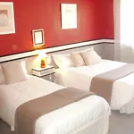 Hotell Du Tricastin 2*