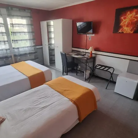 Du Tricastin Hotel 2*