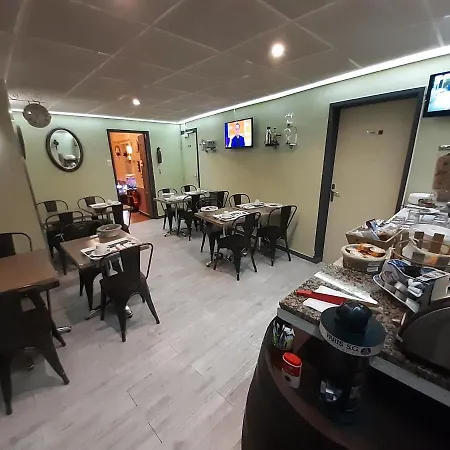 Hotel Du Tricastin 2*