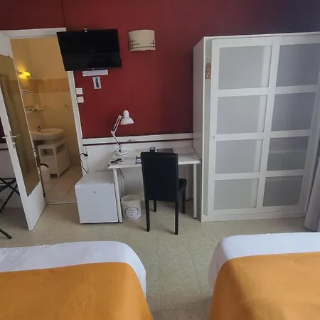 Du Tricastin Hotel 2*