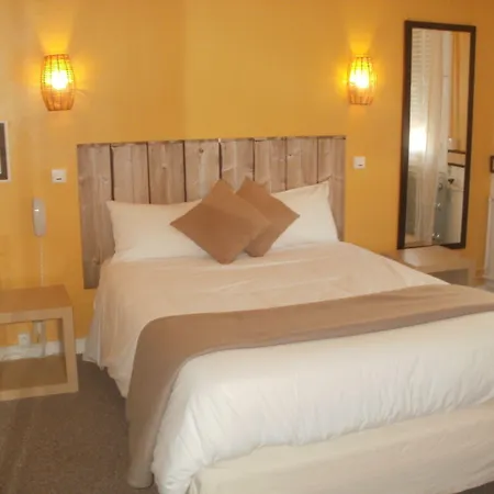 Hotel Du Tricastin 2*