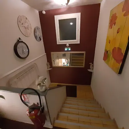 Du Tricastin Hotel