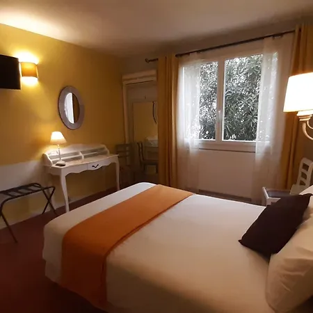 Hotel Du Tricastin Pierrelatte
