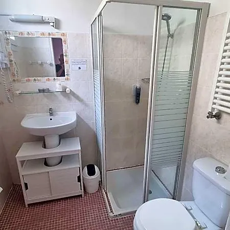 Hotel Du Tricastin Pierrelatte