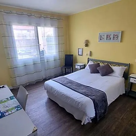 Hotel Du Tricastin 2*