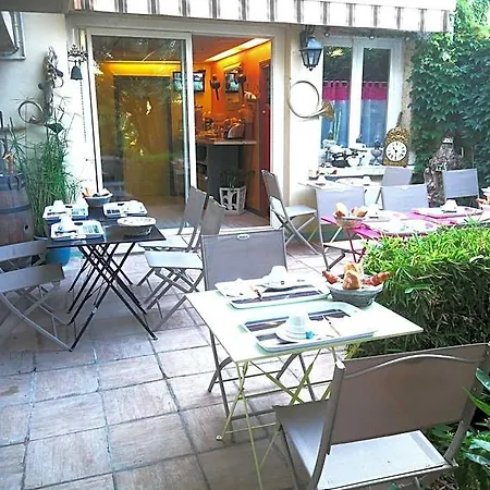 Hotel Du Tricastin