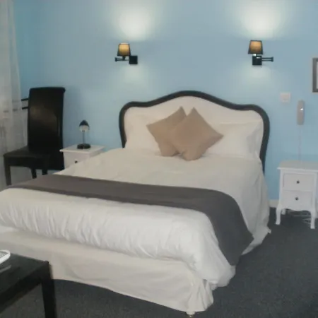 Du Tricastin Hotel 2*